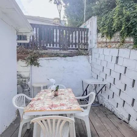 2 Vista Mare Parking